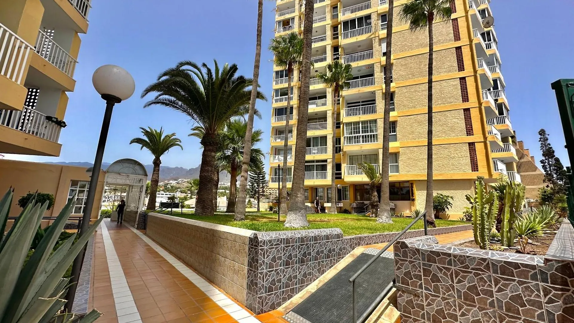 Torres De Yomely - M1C Apartment Arona