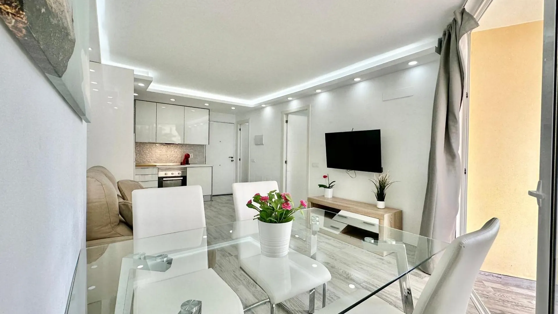 Torres De Yomely - M1C Apartment Arona